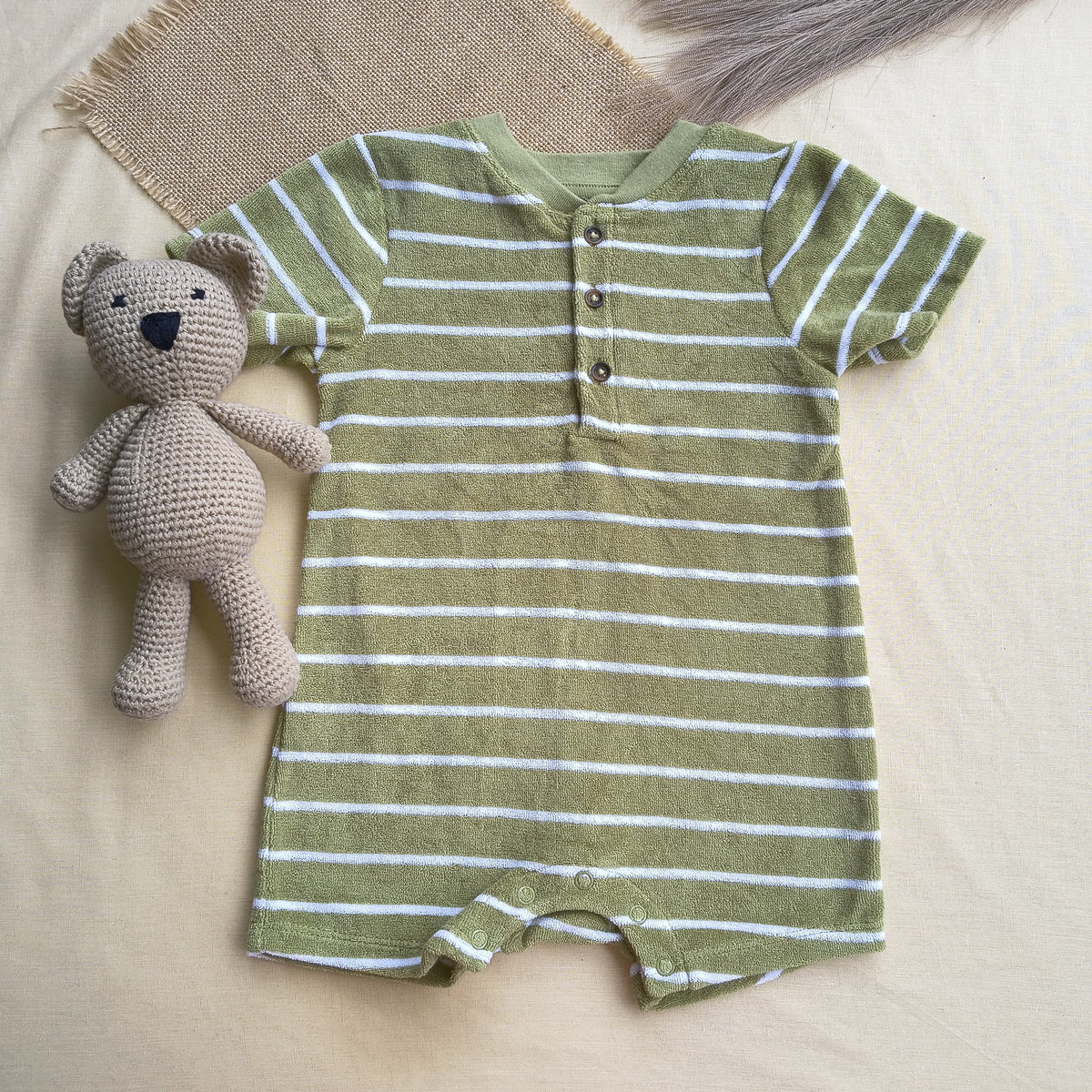 Charming green