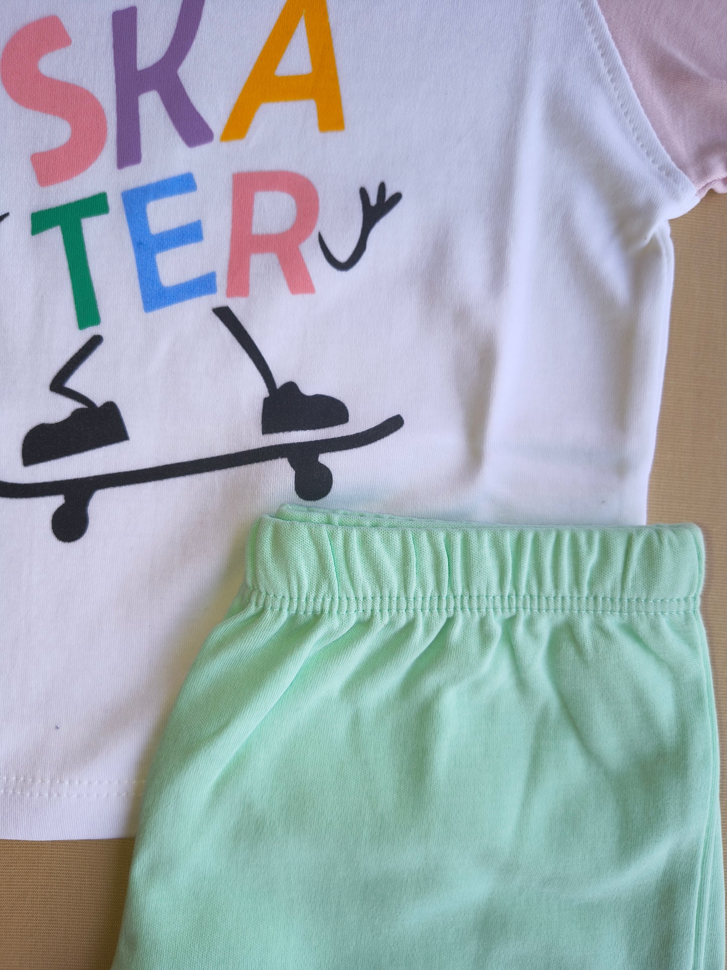 Pastel skater set
