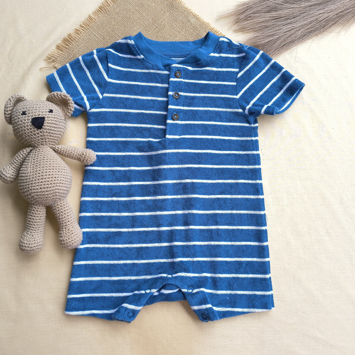 Charming blue