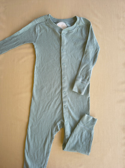 Green rib suit